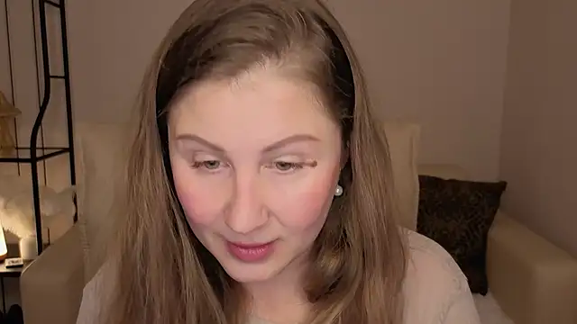 Snapshot of Helens_love chatting on 10.04.25 Helens love online show from 10.04.25