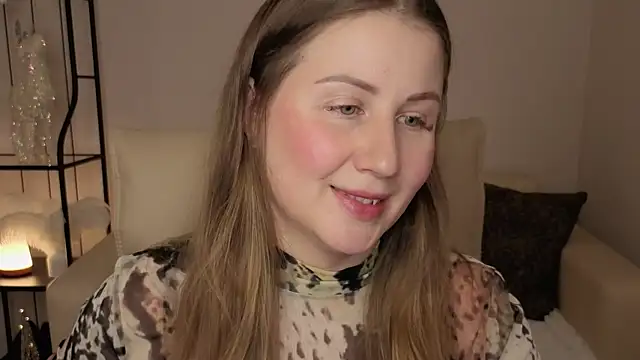 Snapshot of Helens_love chatting on 12.14.25 Helens love online show from 12.14.25