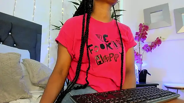 Snapshot of ebony_hot1 chatting on 12.03.24 ebony hot1 online show from 12.03.24