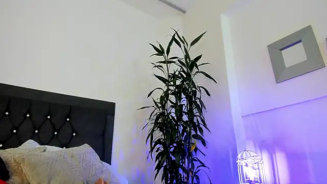 Snapshot of ebony_hot1 chatting on 01.17.25 ebony hot1 online show from 01.17.25