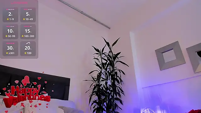 Snapshot of ebony_hot1 chatting on 02.14.25 ebony hot1 online show from 02.14.25