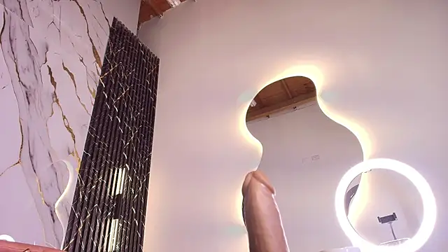 Snapshot of ebony_hot1 chatting on 09.18.25 ebony hot1 online show from 09.18.25