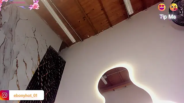 Snapshot of ebony_hot1 chatting on 09.30.25 ebony hot1 online show from 09.30.25