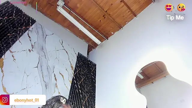 Snapshot of ebony_hot1 chatting on 10.06.25 ebony hot1 online show from 10.06.25