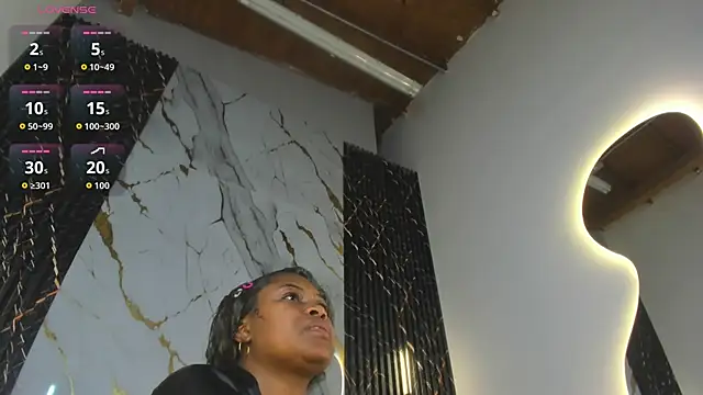 Snapshot of ebony_hot1 chatting on 10.25.25 ebony hot1 online show from 10.25.25