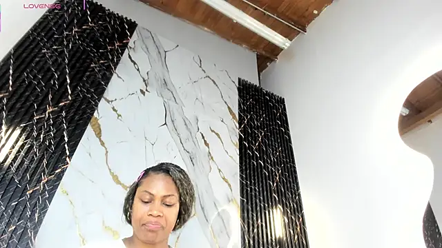 Snapshot of ebony_hot1 chatting on 10.28.25 ebony hot1 online show from 10.28.25