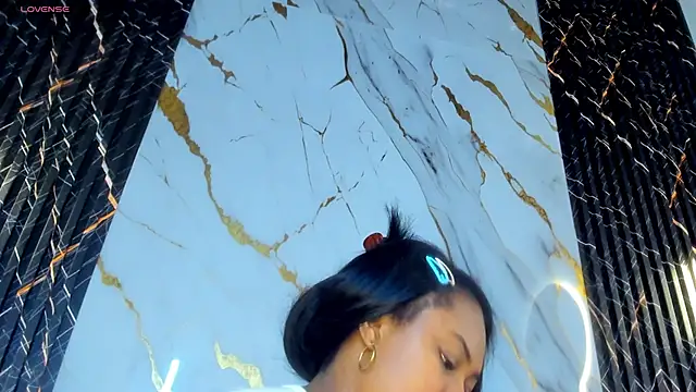 Snapshot of ebony_hot1 chatting on 11.17.25 ebony hot1 online show from 11.17.25