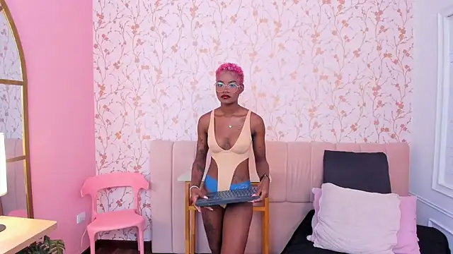 amber-hill online show from 04.01.26