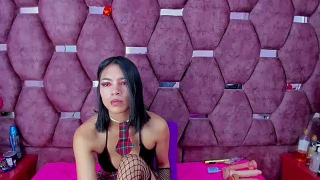 SaraLoveee  online show from 12.19.24