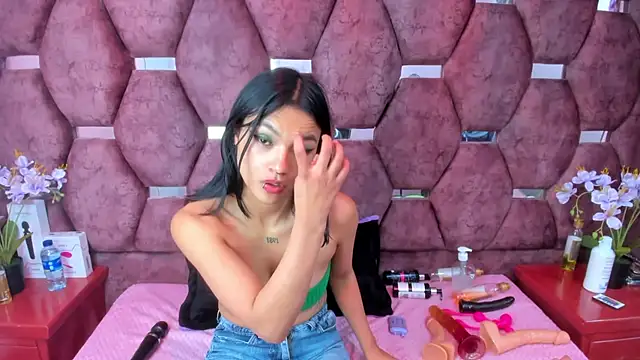 SaraLoveee  online show from 03.09.25