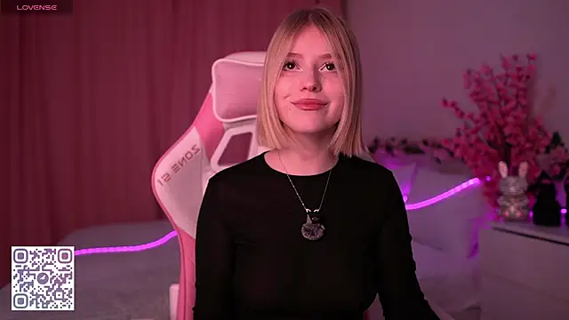 Snapshot of Dragonwind chatting on 02.26.26 Dragonwind online show from 02.26.26