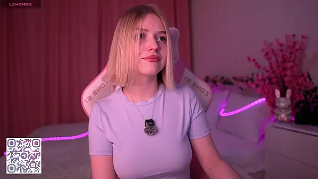 Snapshot of Dragonwind chatting on 02.27.26 Dragonwind online show from 02.27.26