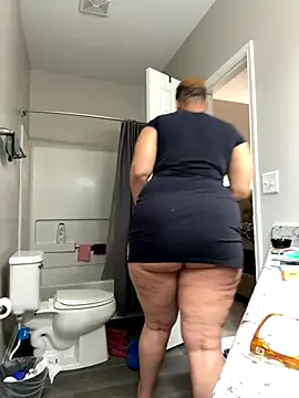 Snapshot of SexyHoneyRedd chatting on 12.02.24 SexyHoneyRedd online show from 12.02.24