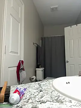 Snapshot of SexyHoneyRedd chatting on 02.13.25 SexyHoneyRedd online show from 02.13.25