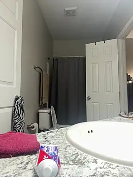 Snapshot of SexyHoneyRedd chatting on 03.06.25 SexyHoneyRedd online show from 03.06.25