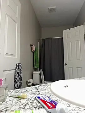 Snapshot of SexyHoneyRedd chatting on 03.13.25 SexyHoneyRedd online show from 03.13.25