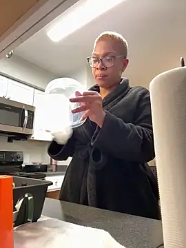 Snapshot of SexyHoneyRedd chatting on 03.03.26 SexyHoneyRedd online show from 03.03.26