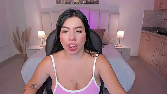 naomii campbell  online show from 11.27.25