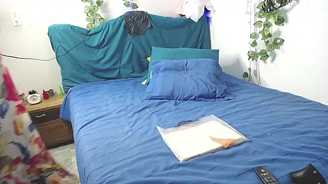 DominaLeona online show from 10.28.25