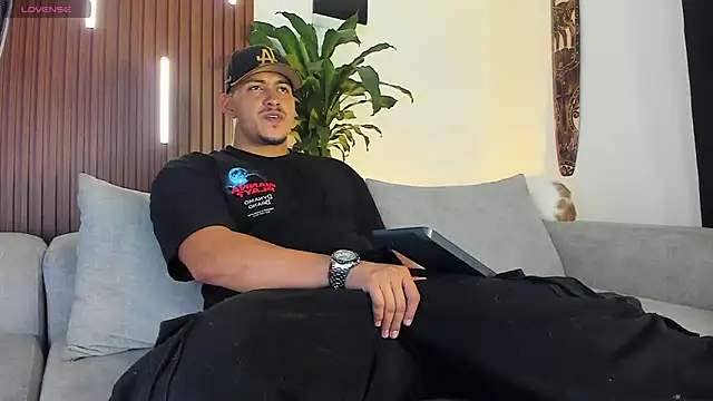 lucasanto  online show from 02.02.26