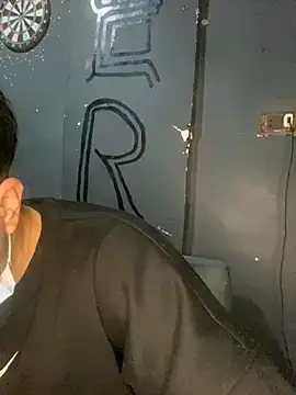 Snapshot of YawlingJingoist chatting on 11.20.25 YawlingJingoist online show from 11.20.25