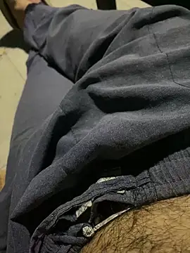 Snapshot of YawlingJingoist chatting on 12.16.25 YawlingJingoist online show from 12.16.25