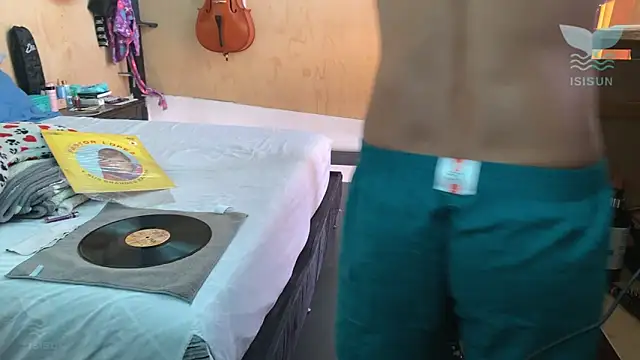 isissun03 online show from 03.31.26