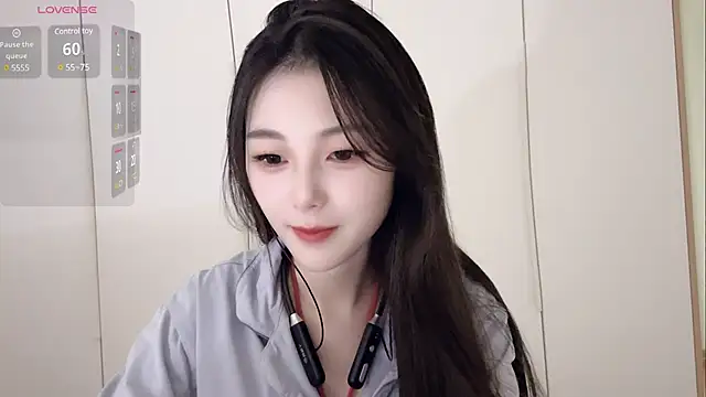 Snapshot of Sweet-Angel999 chatting on 12.30.24 Sweet-Angel999 online show from 12.30.24