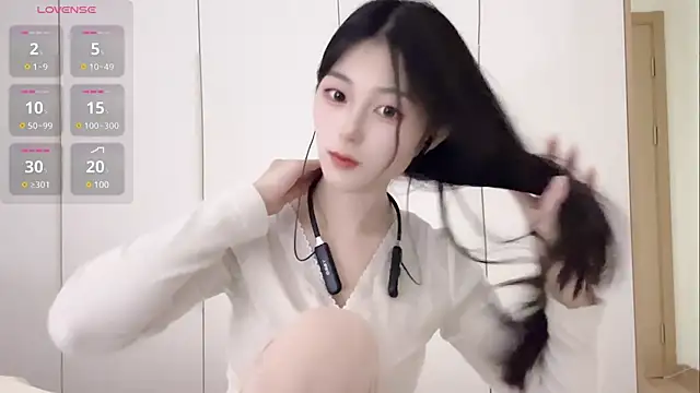 Snapshot of Sweet-Angel999 chatting on 01.02.25 Sweet-Angel999 online show from 01.02.25