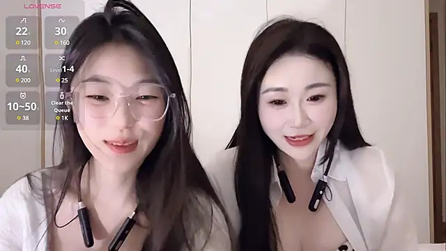 Snapshot of Sweet-Angel999 chatting on 03.04.25 Sweet-Angel999 online show from 03.04.25