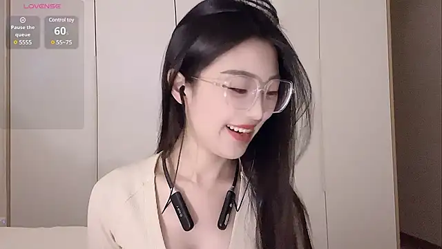 Snapshot of Sweet-Angel999 chatting on 03.19.25 Sweet-Angel999 online show from 03.19.25