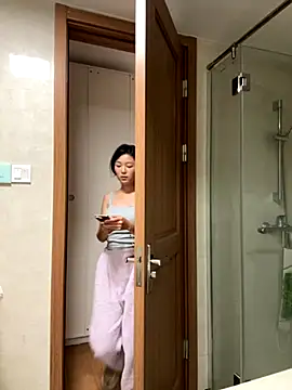 Snapshot of Sweet-Angel999 chatting on 10.30.25 Sweet-Angel999 online show from 10.30.25