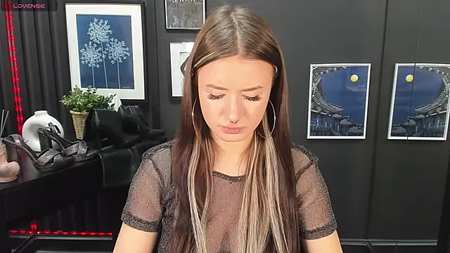 Lily Moonlight online show from 01.09.25