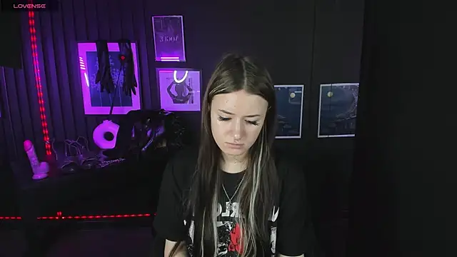 Lily Moonlight online show from 02.13.25