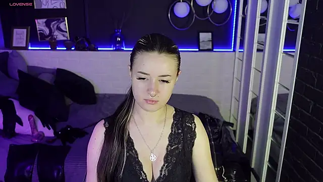 Lily Moonlight online show from 02.20.25