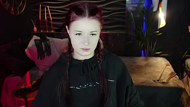 Lily Moonlight online show from 10.22.25