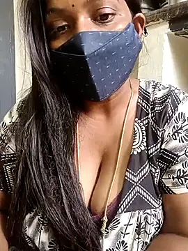 Snapshot of Renuma chatting on 02.12.25 Renuma online show from 02.12.25