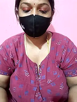 Snapshot of Renuma chatting on 10.31.25 Renuma online show from 10.31.25