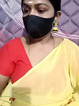 Snapshot of Renuma chatting on 11.19.25 Renuma online show from 11.19.25