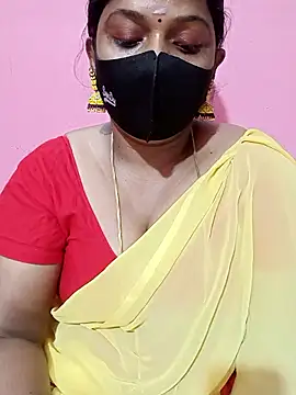 Snapshot of Renuma chatting on 11.30.25 Renuma online show from 11.30.25