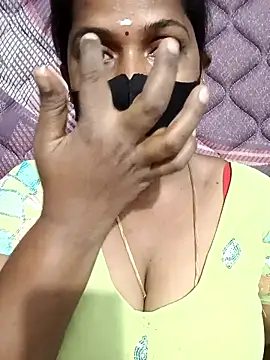 Snapshot of Renuma chatting on 02.13.26 Renuma online show from 02.13.26