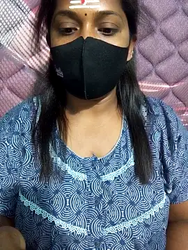 Snapshot of Renuma chatting on 02.15.26 Renuma online show from 02.15.26