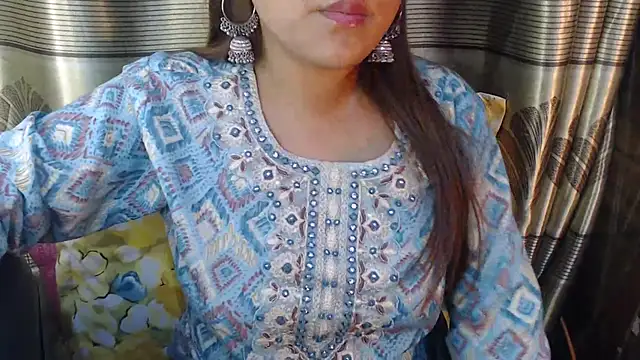 Snapshot of queen_angelina chatting on 01.15.26 queen angelina online show from 01.15.26