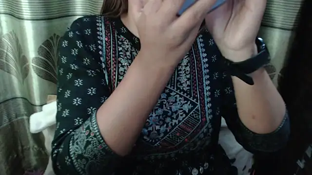 Snapshot of queen_angelina chatting on 03.19.26 queen angelina online show from 03.19.26