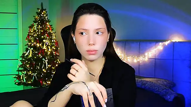 Snapshot of Stacy_Gonzales_ chatting on 01.04.25 Stacy Gonzales  online show from 01.04.25