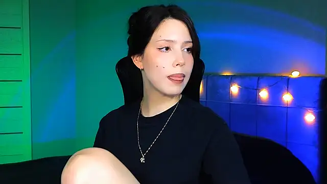 Snapshot of Stacy_Gonzales_ chatting on 02.01.25 Stacy Gonzales  online show from 02.01.25