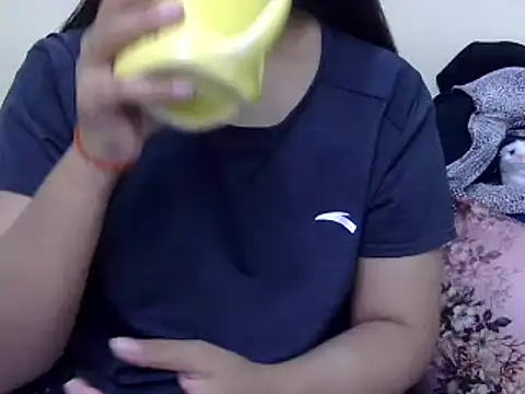 Snapshot of WildRuhi20 chatting on 12.15.24 WildRuhi20 online show from 12.15.24