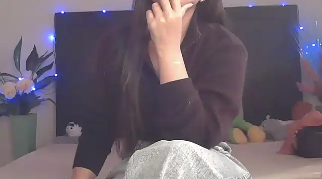 Snapshot of WildRuhi20 chatting on 03.05.25 WildRuhi20 online show from 03.05.25