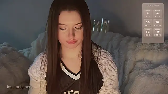 Snapshot of MENNDI chatting on 12.02.24 MENNDI online show from 12.02.24