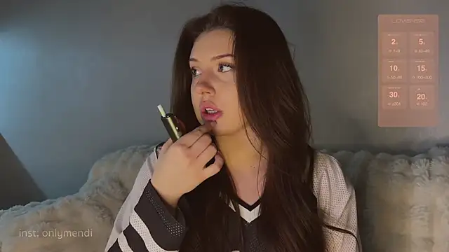 Snapshot of MENNDI chatting on 12.27.24 MENNDI online show from 12.27.24